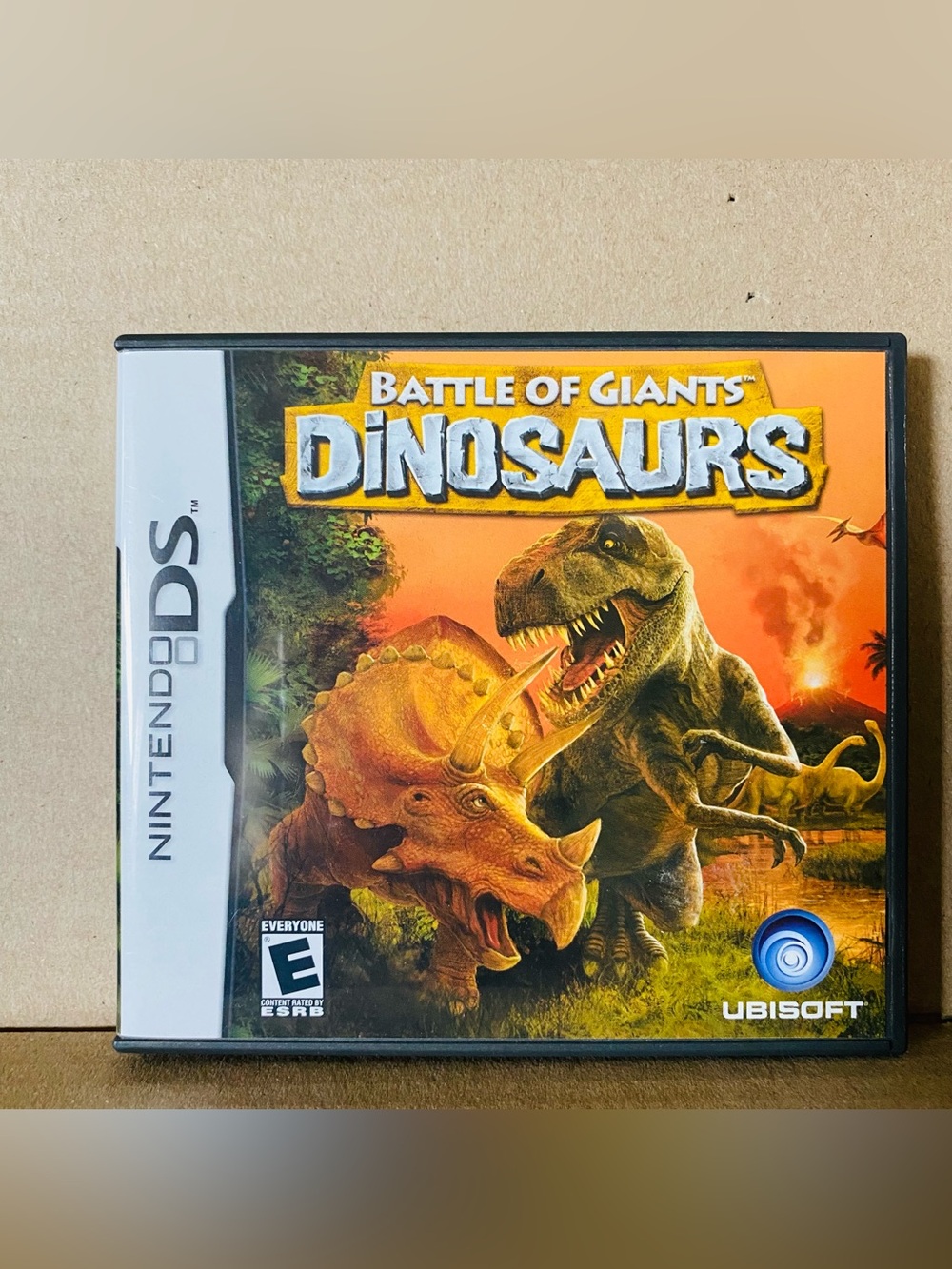 Nintendo DS Battle of Giants: Dinosaurs  EUC includes box, game, pamphlet